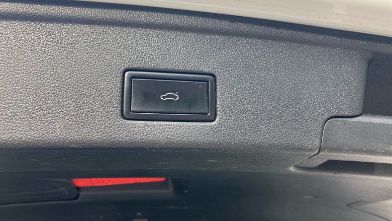 Volkswagen Touareg 3.0 V6 TDI 4Motion R-Line Tech 5dr Tip Auto Diesel Estate